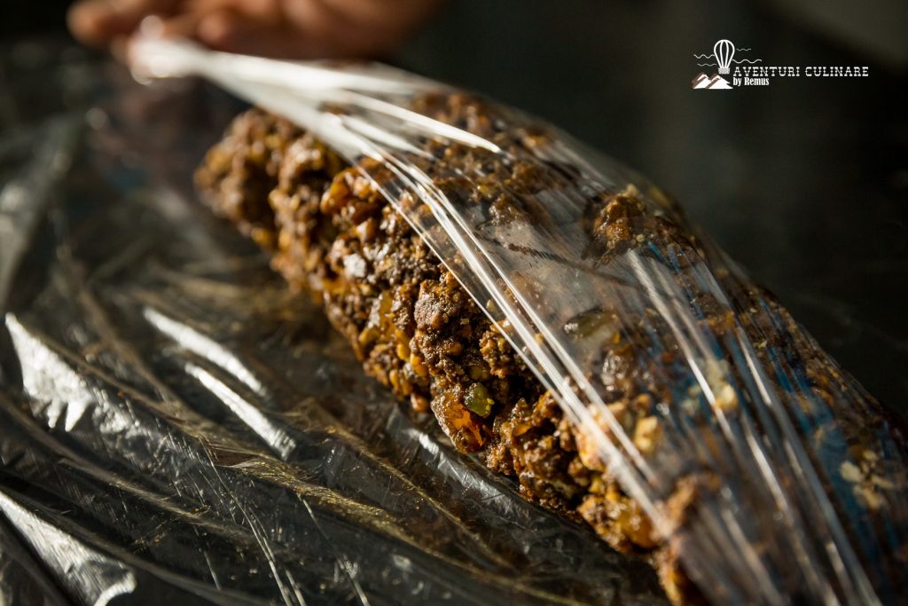 Salam de biscuiți - pregătit de răsucire