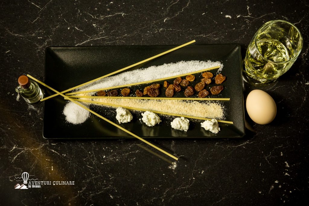 Macaroane cu brânză și stafide - Ingrediente