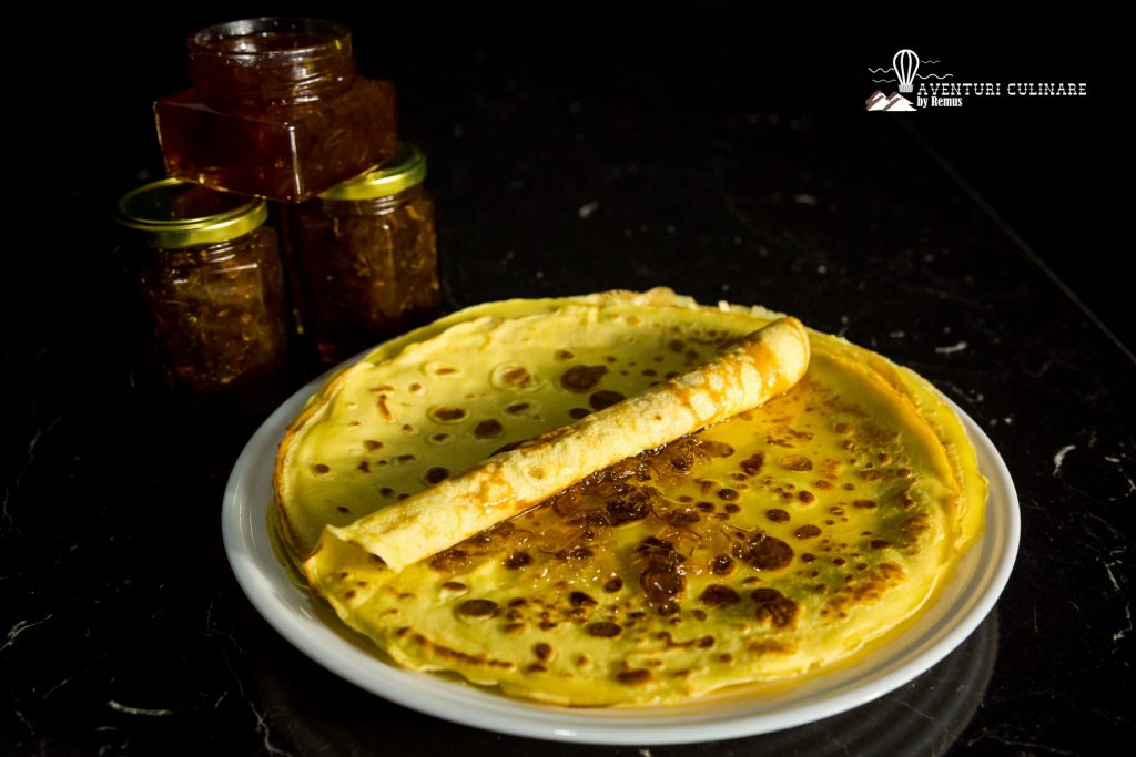 clatite cu dulceata de flori de salcam