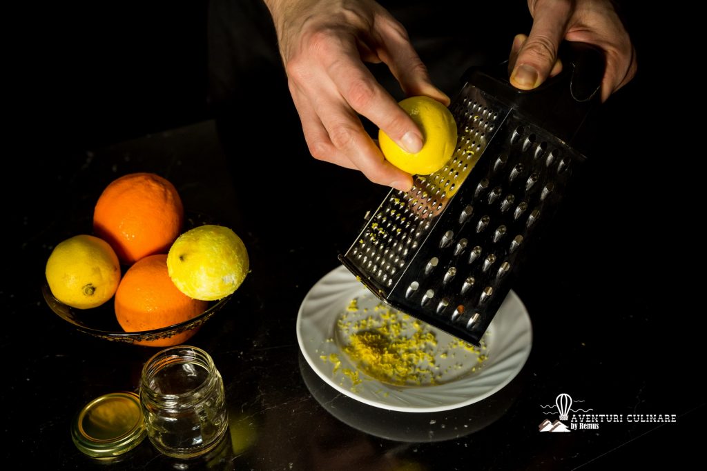 Coaja rasa de citrice